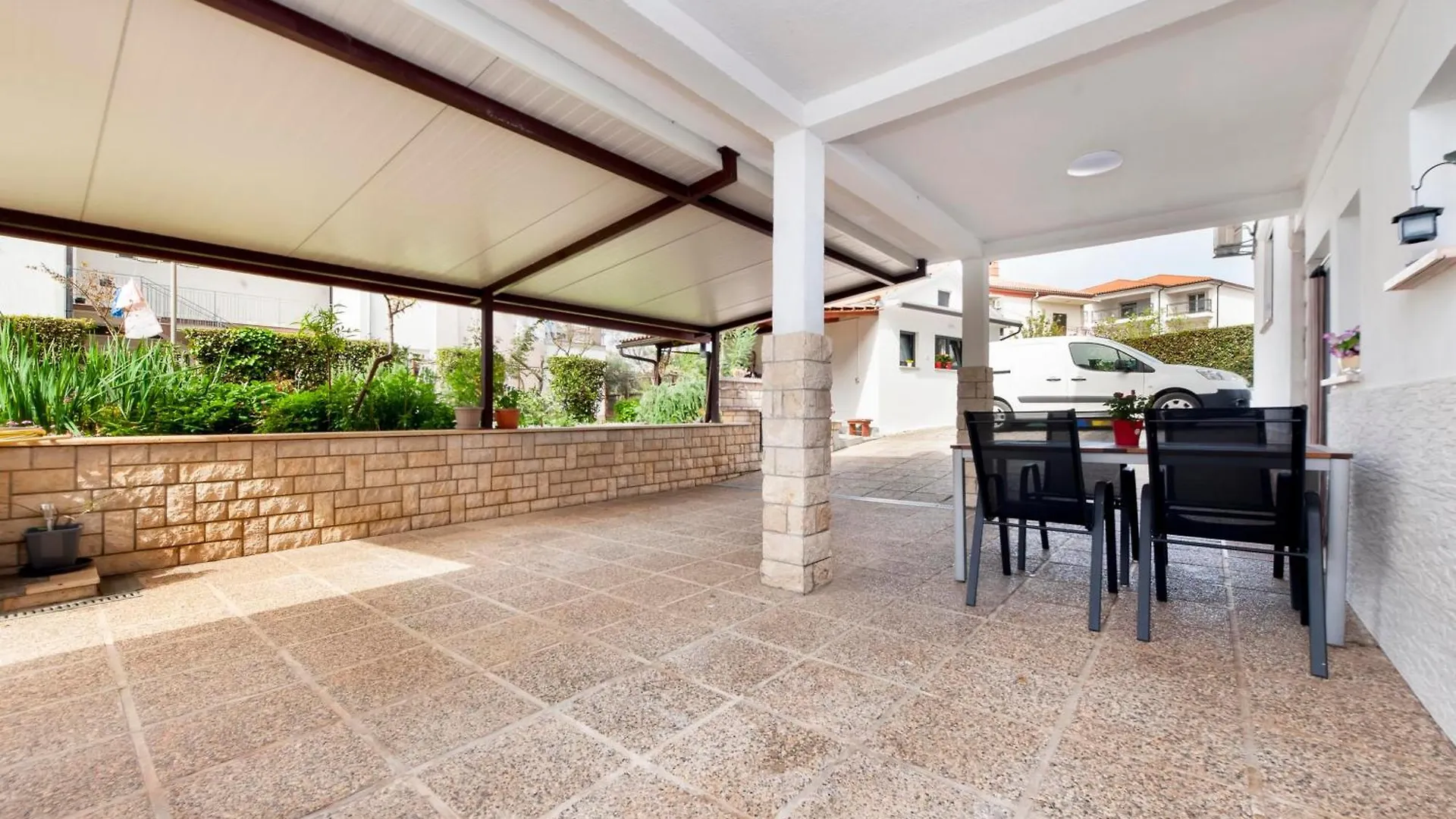 Apartments And Room Silvana Rovinj Guest house