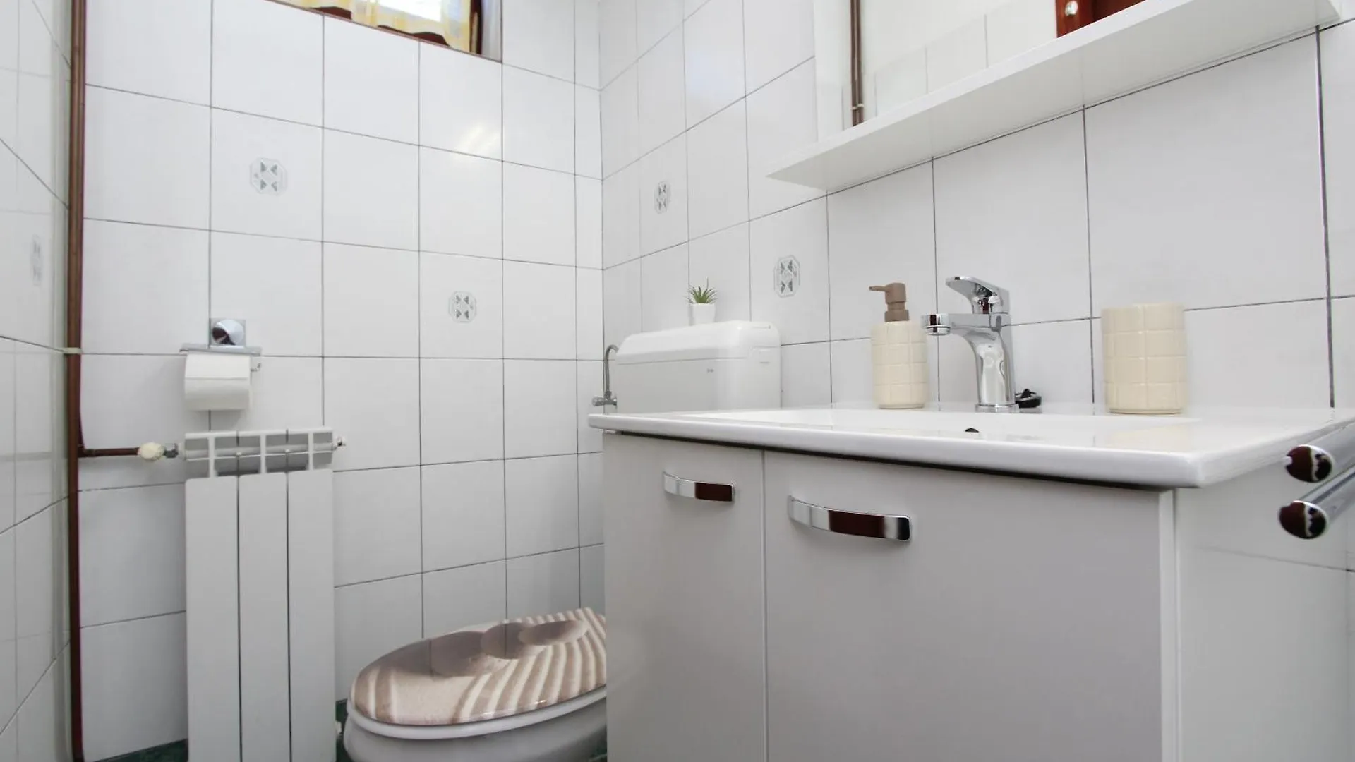 Apartments And Room Silvana Rovinj Pensionat