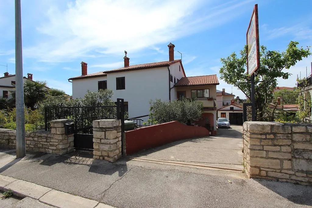Apartments And Room Silvana Rovinj 3*,